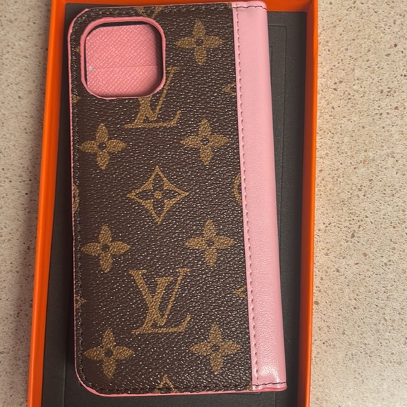 Louis Vuitton IPhone 12/12pro cell phone case. New, never used. - Picture 4 of 4